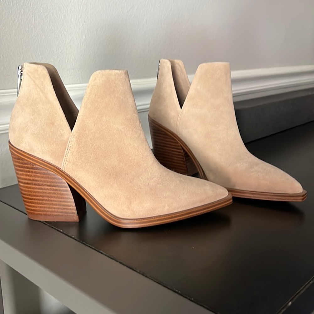 Vince Camuto Bootie